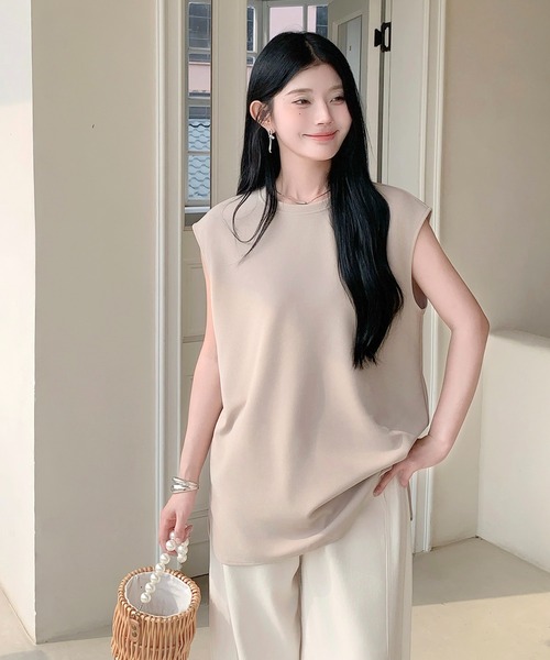 by LEGNA(バイレグナ)の「選べる2タイプ ラウンドヘムトップス(Tシャツ/カットソー・レディース・ベージュ系その他/ホワイト系/ブラック系/ホワイト/グレイッシュベージュ/ブラック・FREE)」の6枚目の写真