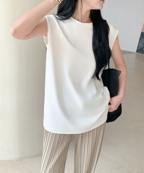 by LEGNA(バイレグナ)の「選べる2タイプ ラウンドヘムトップス(Tシャツ/カットソー・レディース・ベージュ系その他/ホワイト系/ブラック系/ホワイト/グレイッシュベージュ/ブラック・FREE)」の19枚目の写真