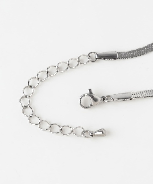SMELLY（スメリー）の「ステンレスヒラスネークブレスレット（ブレスレット・レディース・シルバー・-）」の4枚目の写真