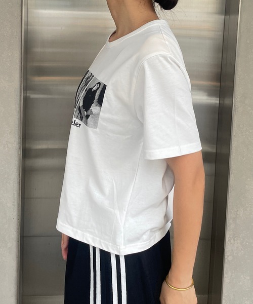 ROGER AND RAW（ロジャーアンドロウ）の「ショート丈フォトプリントTシャツ（Tシャツ/カットソー・レディース・ホワイト/チャコールグレー/ブラック・FREE）」の7枚目の写真