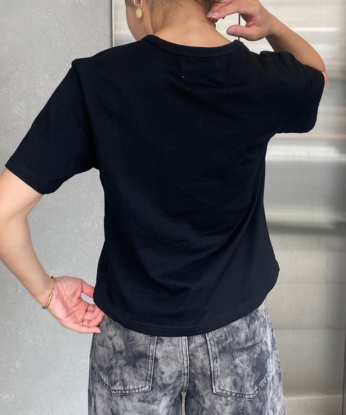 ROGER AND RAW（ロジャーアンドロウ）の「ショート丈フォトプリントTシャツ（Tシャツ/カットソー・レディース・ホワイト/チャコールグレー/ブラック・FREE）」の14枚目の写真