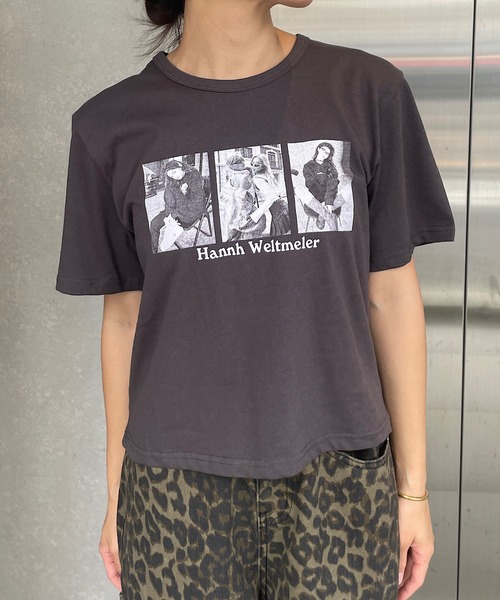 ROGER AND RAW（ロジャーアンドロウ）の「ショート丈フォトプリントTシャツ（Tシャツ/カットソー・レディース・ホワイト/チャコールグレー/ブラック・FREE）」の21枚目の写真