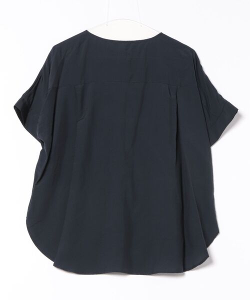 Jines(ジネス)の「テンセルナイロンきれいめブラウス(シャツ/ブラウス・レディース・チャコールグレー/ベージュ/ネイビー/ブルー/モカ・38)」の17枚目の写真