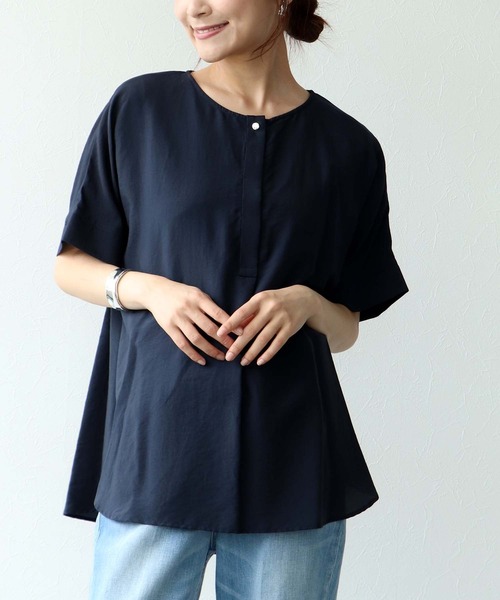 Jines(ジネス)の「テンセルナイロンきれいめブラウス(シャツ/ブラウス・レディース・チャコールグレー/ベージュ/ネイビー/ブルー/モカ・38)」の5枚目の写真