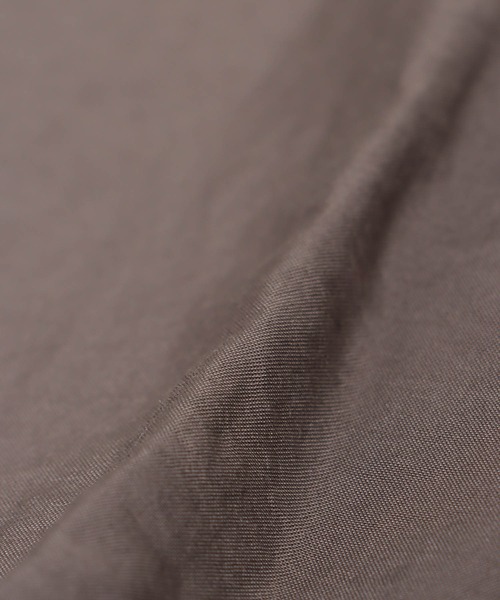 Jines(ジネス)の「テンセルナイロンきれいめブラウス(シャツ/ブラウス・レディース・チャコールグレー/ベージュ/ネイビー/ブルー/モカ・38)」の22枚目の写真