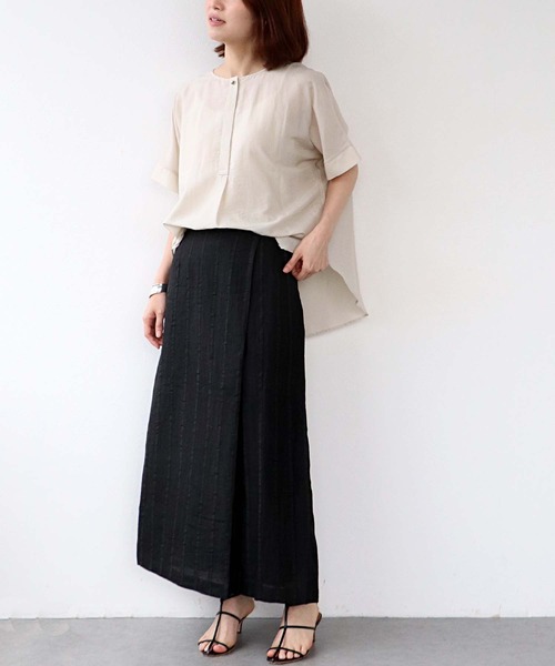 Jines(ジネス)の「テンセルナイロンきれいめブラウス(シャツ/ブラウス・レディース・チャコールグレー/ベージュ/ネイビー/ブルー/モカ・38)」の6枚目の写真