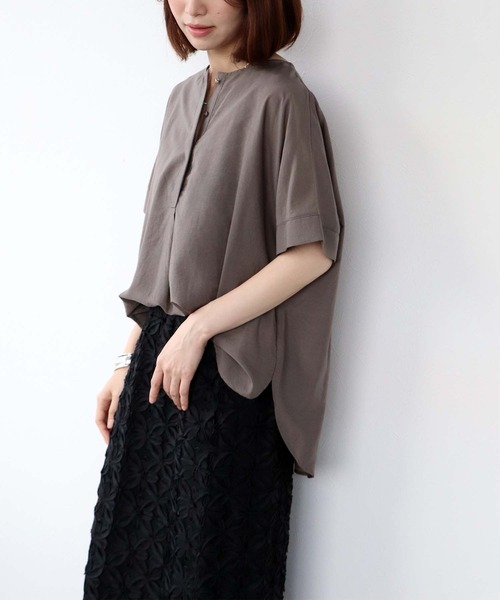 Jines(ジネス)の「テンセルナイロンきれいめブラウス(シャツ/ブラウス・レディース・チャコールグレー/ベージュ/ネイビー/ブルー/モカ・38)」の10枚目の写真
