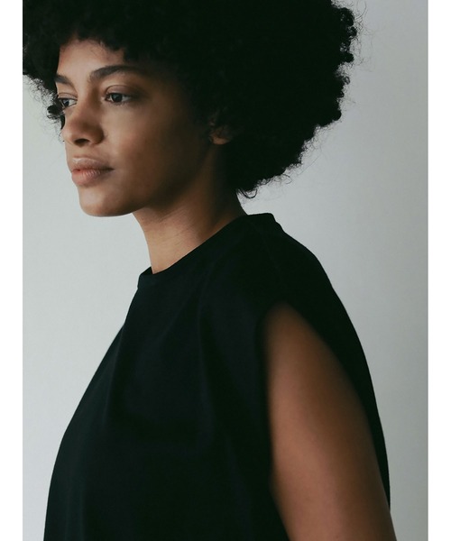 HER.（ハー）の「コットンノースリーブプルオーバー（Tシャツ/カットソー・レディース・ブラック/オフホワイト・フリー）」の9枚目の写真