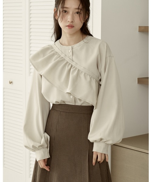 moi tytto（モイテュット）の「取り外しフリルシャツ（シャツ/ブラウス・レディース・ブラウン/ナチュラル/グレイッシュベージュ/ベージュ・FREE）」の3枚目の写真