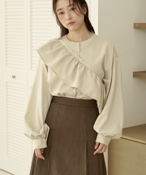 moi tytto（モイテュット）の「取り外しフリルシャツ（シャツ/ブラウス・レディース・ブラウン/ナチュラル/グレイッシュベージュ/ベージュ・FREE）」の10枚目の写真