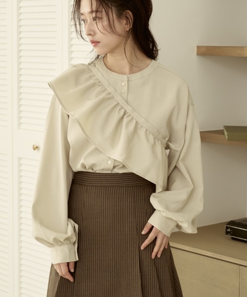 moi tytto（モイテュット）の「取り外しフリルシャツ（シャツ/ブラウス・レディース・ブラウン/ナチュラル/グレイッシュベージュ/ベージュ・FREE）」の11枚目の写真