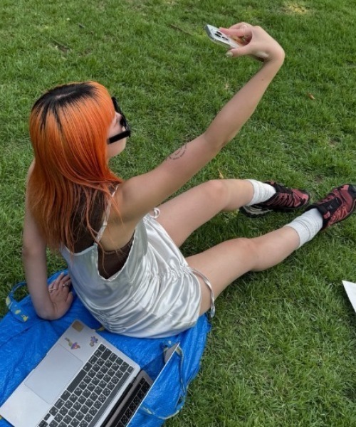 JEANASIS(ジーナシス)の「【25quee】サテンギャザーミニワンピース/592832(ワンピース・レディース・オフホワイト/グレー・FREE)」の14枚目の写真