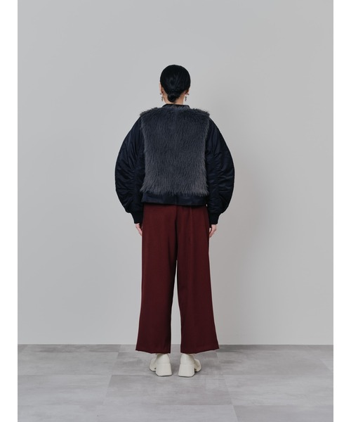 TEVALT（ヴァレット）の「ダブル衿配色ファーベストレイヤードライク中綿ジャケット（ダウンジャケット/コート・レディース・ブラック/ベージュ・38）」の18枚目の写真