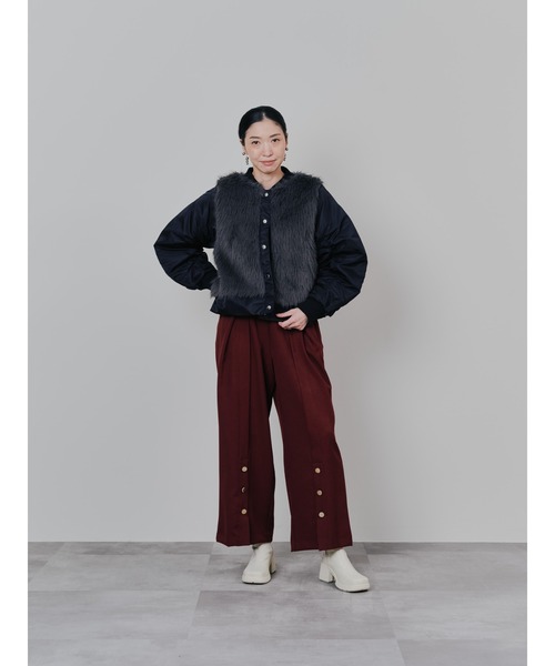 TEVALT（ヴァレット）の「ダブル衿配色ファーベストレイヤードライク中綿ジャケット（ダウンジャケット/コート・レディース・ブラック/ベージュ・38）」の20枚目の写真