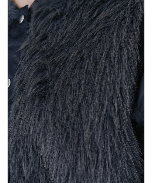 TEVALT（ヴァレット）の「ダブル衿配色ファーベストレイヤードライク中綿ジャケット（ダウンジャケット/コート・レディース・ブラック/ベージュ・38）」の9枚目の写真