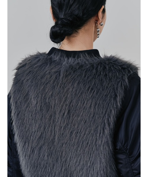 TEVALT（ヴァレット）の「ダブル衿配色ファーベストレイヤードライク中綿ジャケット（ダウンジャケット/コート・レディース・ブラック/ベージュ・38）」の14枚目の写真