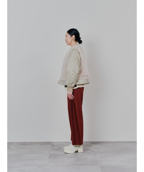 TEVALT（ヴァレット）の「ダブル衿配色ファーベストレイヤードライク中綿ジャケット（ダウンジャケット/コート・レディース・ブラック/ベージュ・38）」の3枚目の写真