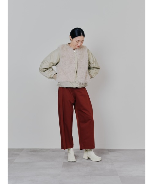 TEVALT（ヴァレット）の「ダブル衿配色ファーベストレイヤードライク中綿ジャケット（ダウンジャケット/コート・レディース・ブラック/ベージュ・38）」の19枚目の写真