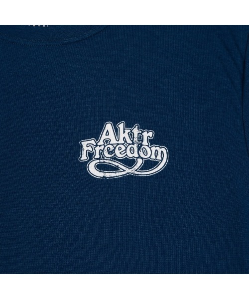 AKTR(アクター)の「AKTR FREEDOM GRAPHIC LOOSE FIT T/C TEE(アクター フリーダム グラフィック ルーズフィット T/C ティー)(Tシャツ/カットソー・メンズ・ネイビー系/ホワイト系・LARGE/X-LARGE/XX-LARGE/MEDIUM)」の19枚目の写真