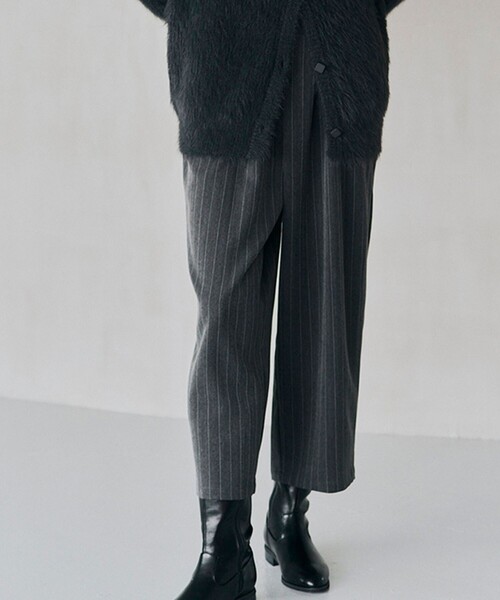 BEAMS HEART(ビームスハート)の「ピンストライプ柄 キャミソール サロペット(つなぎ/オールインワン・レディース・チャコールグレー/イエロー/ブラウン系その他2・FREE)」の6枚目の写真