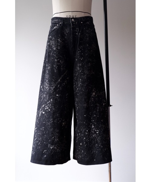 SHINYAKOZUKA(シンヤコヅカ)の「BLEACHED ORDINARY CITY LOOSE(デニムパンツ・メンズ・ブラック/インディゴブルー・MEDIUM/SMALL/LARGE)」の3枚目の写真