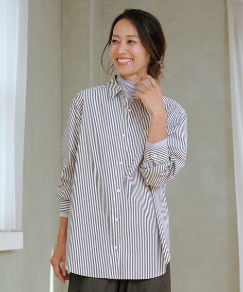 J.PRESS(ジェイプレス)の「エステネージュストライプ シャツ ブラウス(シャツ/ブラウス・レディース・ネイビー系1/ふじ色系2/ブラック系1・T13)」の2枚目の写真