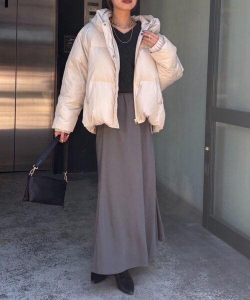 Jena espace merveilleux(ジェナ エスパスメルヴェイユ)の「【首元あったか/再入荷】リブ襟ショートダウン(ダウンジャケット/コート・レディース・チャコールグレー/アイボリー・FREE)」の5枚目の写真