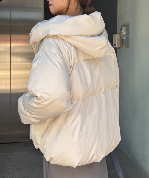 Jena espace merveilleux(ジェナ エスパスメルヴェイユ)の「【首元あったか/再入荷】リブ襟ショートダウン(ダウンジャケット/コート・レディース・チャコールグレー/アイボリー・FREE)」の9枚目の写真