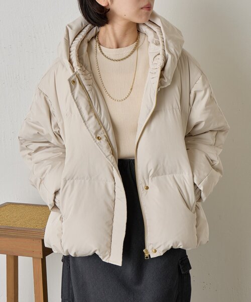 Jena espace merveilleux(ジェナ エスパスメルヴェイユ)の「【首元あったか/再入荷】リブ襟ショートダウン(ダウンジャケット/コート・レディース・チャコールグレー/アイボリー・FREE)」の18枚目の写真