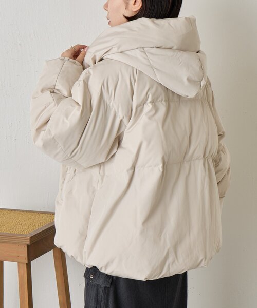 Jena espace merveilleux(ジェナ エスパスメルヴェイユ)の「【首元あったか/再入荷】リブ襟ショートダウン(ダウンジャケット/コート・レディース・チャコールグレー/アイボリー・FREE)」の19枚目の写真