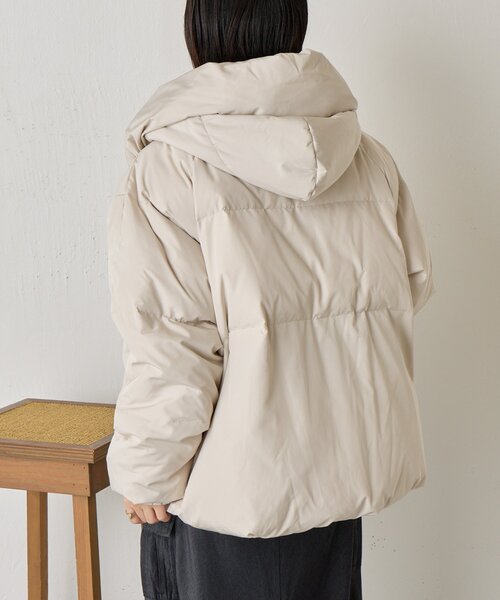 Jena espace merveilleux(ジェナ エスパスメルヴェイユ)の「【首元あったか/再入荷】リブ襟ショートダウン(ダウンジャケット/コート・レディース・チャコールグレー/アイボリー・FREE)」の20枚目の写真