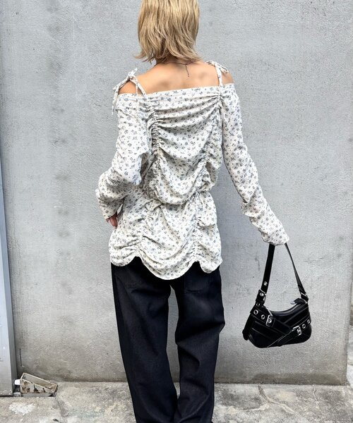 WHO'S WHO gallery(フーズフーギャラリー)の「花柄シャーリングチュニックワンピース(ワンピース・レディース・ブラック/ホワイト・FREE)」の11枚目の写真
