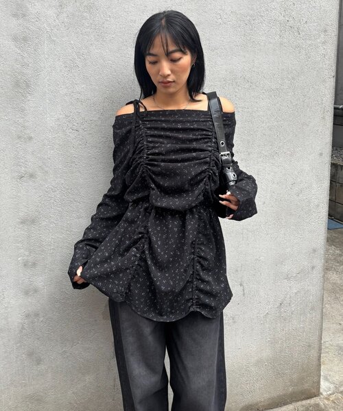 WHO'S WHO gallery(フーズフーギャラリー)の「花柄シャーリングチュニックワンピース(ワンピース・レディース・ブラック/ホワイト・FREE)」の7枚目の写真