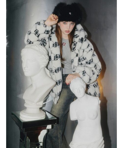 GYDA（ジェイダ）の「GGラメボアBIGブルゾン（ブルゾン・レディース・グレー/オフホワイト/ブラック・FREE）」の17枚目の写真