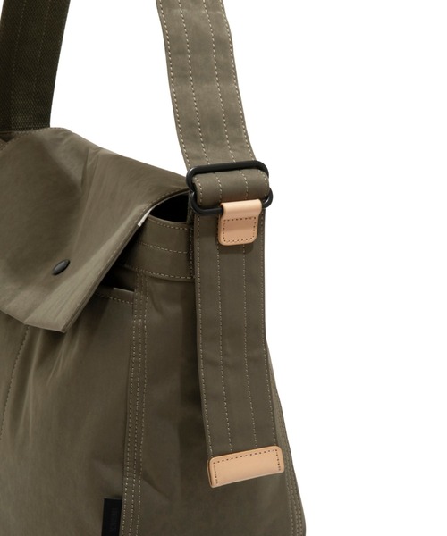 UNTRACK(アントラック)の「アントラック ショルダーバッグ ニュースペーパー 14L 60402(ショルダーバッグ・メンズ・ブラウン/ブラック/ネイビー/カーキ・FREE)」の18枚目の写真