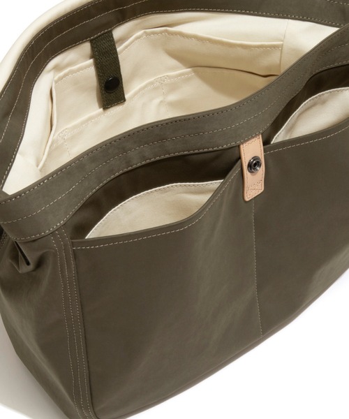 UNTRACK(アントラック)の「アントラック ショルダーバッグ ニュースペーパー 14L 60402(ショルダーバッグ・メンズ・ブラウン/ブラック/ネイビー/カーキ・FREE)」の5枚目の写真