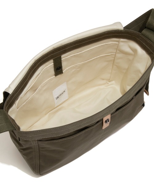 UNTRACK(アントラック)の「アントラック ショルダーバッグ ニュースペーパー 14L 60402(ショルダーバッグ・メンズ・ブラウン/ブラック/ネイビー/カーキ・FREE)」の6枚目の写真