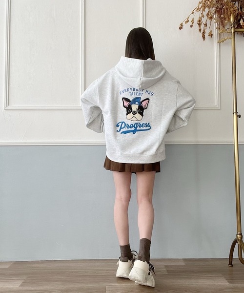 Nana（ナナ）の「裏毛イヌ刺繍ZIPパーカー（パーカー・レディース・アッシュグレー・FREE）」の2枚目の写真