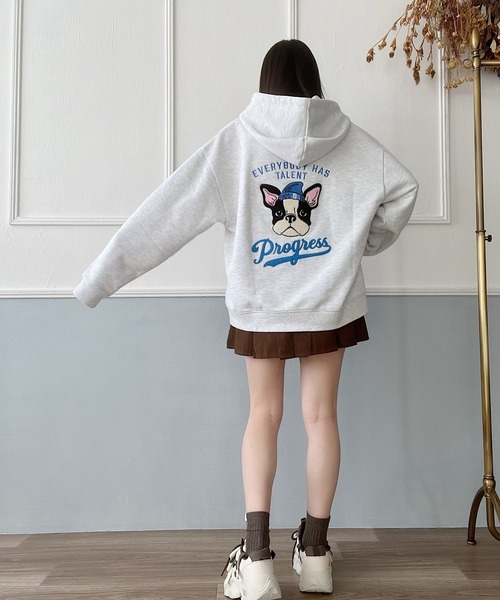 Nana（ナナ）の「裏毛イヌ刺繍ZIPパーカー（パーカー・レディース・アッシュグレー・FREE）」の3枚目の写真