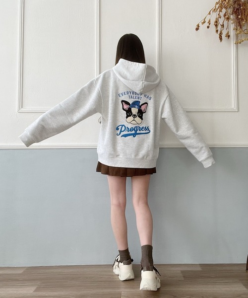Nana（ナナ）の「裏毛イヌ刺繍ZIPパーカー（パーカー・レディース・アッシュグレー・FREE）」の4枚目の写真