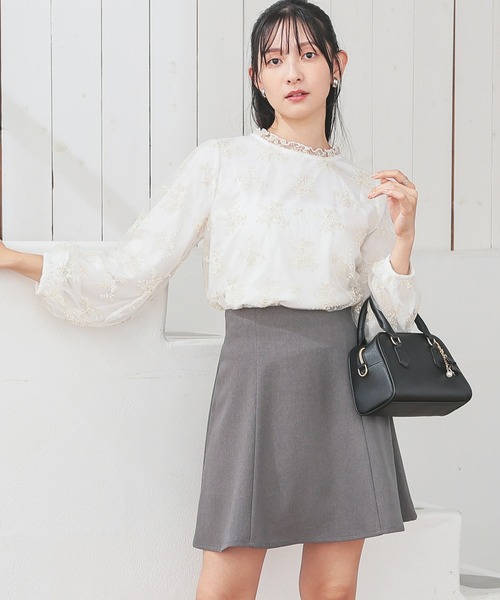 Honeys(ハニーズ)の「チュール刺繍トップス(Tシャツ/カットソー・レディース・サックスブルー系/アイボリー/ブラック・L/LL/M/S)」の6枚目の写真