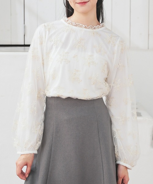 Honeys(ハニーズ)の「チュール刺繍トップス(Tシャツ/カットソー・レディース・サックスブルー系/アイボリー/ブラック・L/LL/M/S)」の7枚目の写真