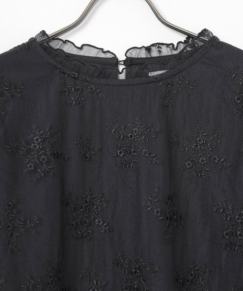 Honeys(ハニーズ)の「チュール刺繍トップス(Tシャツ/カットソー・レディース・サックスブルー系/アイボリー/ブラック・L/LL/M/S)」の20枚目の写真