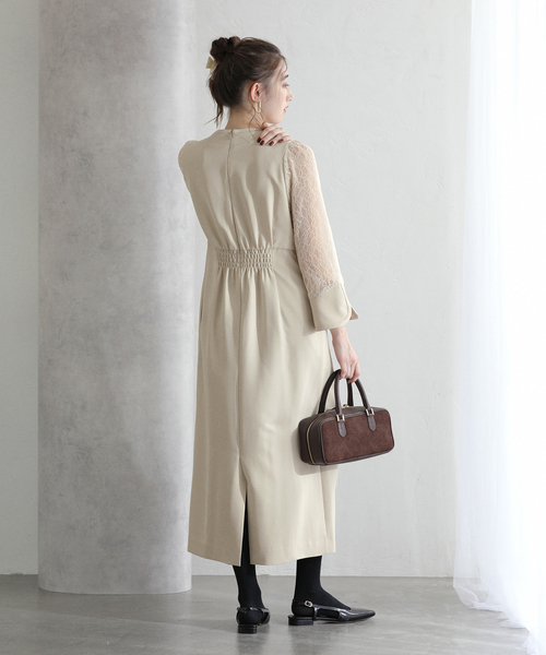 La TOTALITE(ラトータリテ)の「レーススリーブワンピース(ワンピース・レディース・ベージュ/ネイビー・36/38)」の6枚目の写真