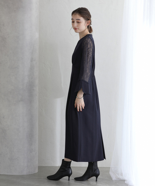 La TOTALITE(ラトータリテ)の「レーススリーブワンピース(ワンピース・レディース・ベージュ/ネイビー・36/38)」の13枚目の写真