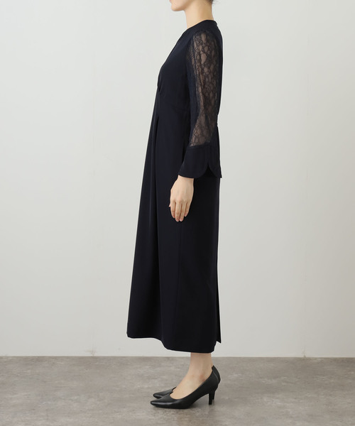 La TOTALITE(ラトータリテ)の「レーススリーブワンピース(ワンピース・レディース・ベージュ/ネイビー・36/38)」の20枚目の写真