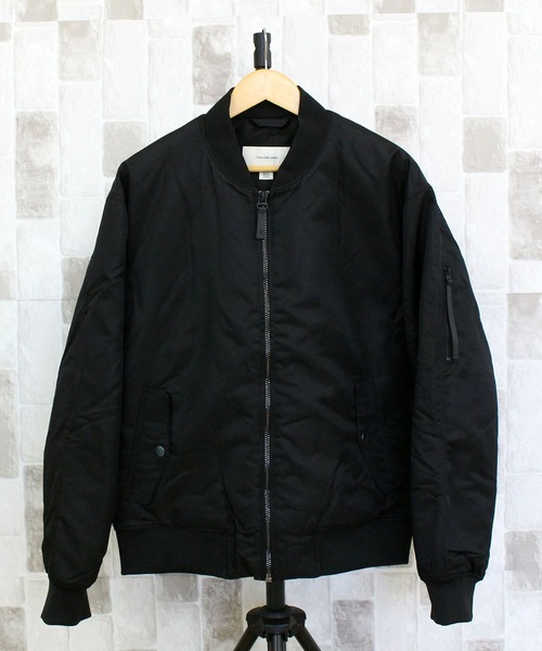 Calvin Klein(カルバン・クライン)の「CKJ MA-1 ナイロンボンバージャケット LS NYLON BOMBER JACKET(MA-1・メンズ・オリーブ/ブラック/ネイビー・XL/L/M)」の4枚目の写真