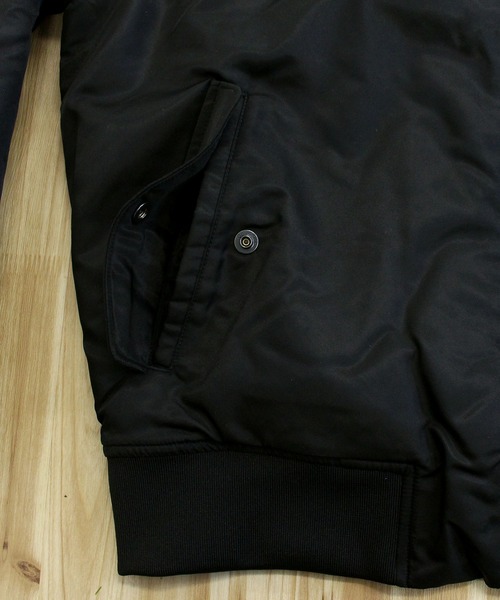 Calvin Klein(カルバン・クライン)の「CKJ MA-1 ナイロンボンバージャケット LS NYLON BOMBER JACKET(MA-1・メンズ・オリーブ/ブラック/ネイビー・XL/L/M)」の19枚目の写真