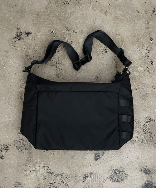 COMMON WARE(コモンウェアー)の「EM:NoiR ノアール Tweak shoulder/トゥイーク ショルダーバッグ(ショルダーバッグ・レディース・ブラック・FREE)」の7枚目の写真