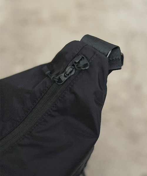 COMMON WARE(コモンウェアー)の「EM:NoiR ノアール Tweak shoulder/トゥイーク ショルダーバッグ(ショルダーバッグ・レディース・ブラック・FREE)」の12枚目の写真